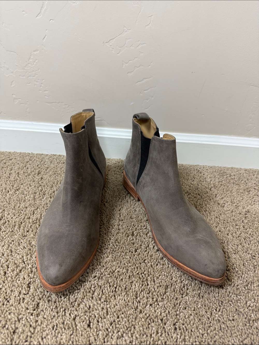 Nisolo | Gray Chelsea Ankle Boots with Leather Sole | 8.5